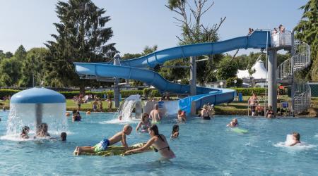 Schwimmbad bei Camping Park Beaufort Luxemburg