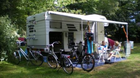 camper en campingcar sur Camping Plage Beaufort Luxembourg