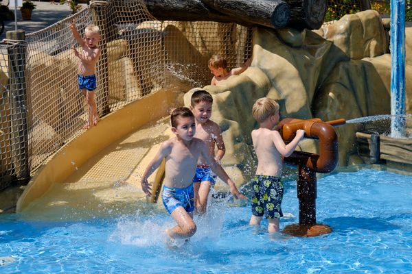 Europacamping Nommerlayen Nommern Luxemburg Schwimmbad zwembad piscine swimmingpool